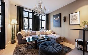 Modern 2Nd-Floor Luxury Apartement